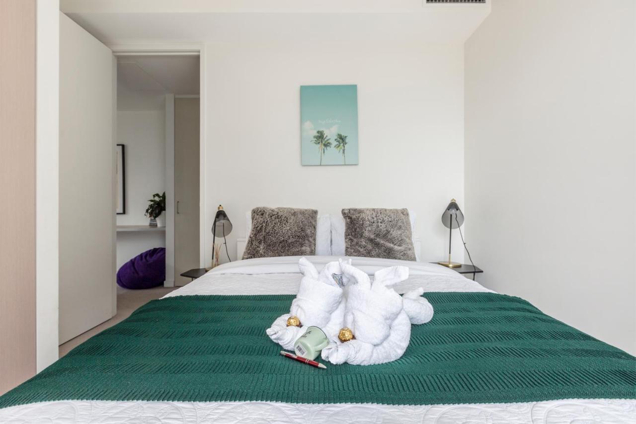 Light, Airy, Spacious Queens Road Apartment Melbourne Eksteriør bilde