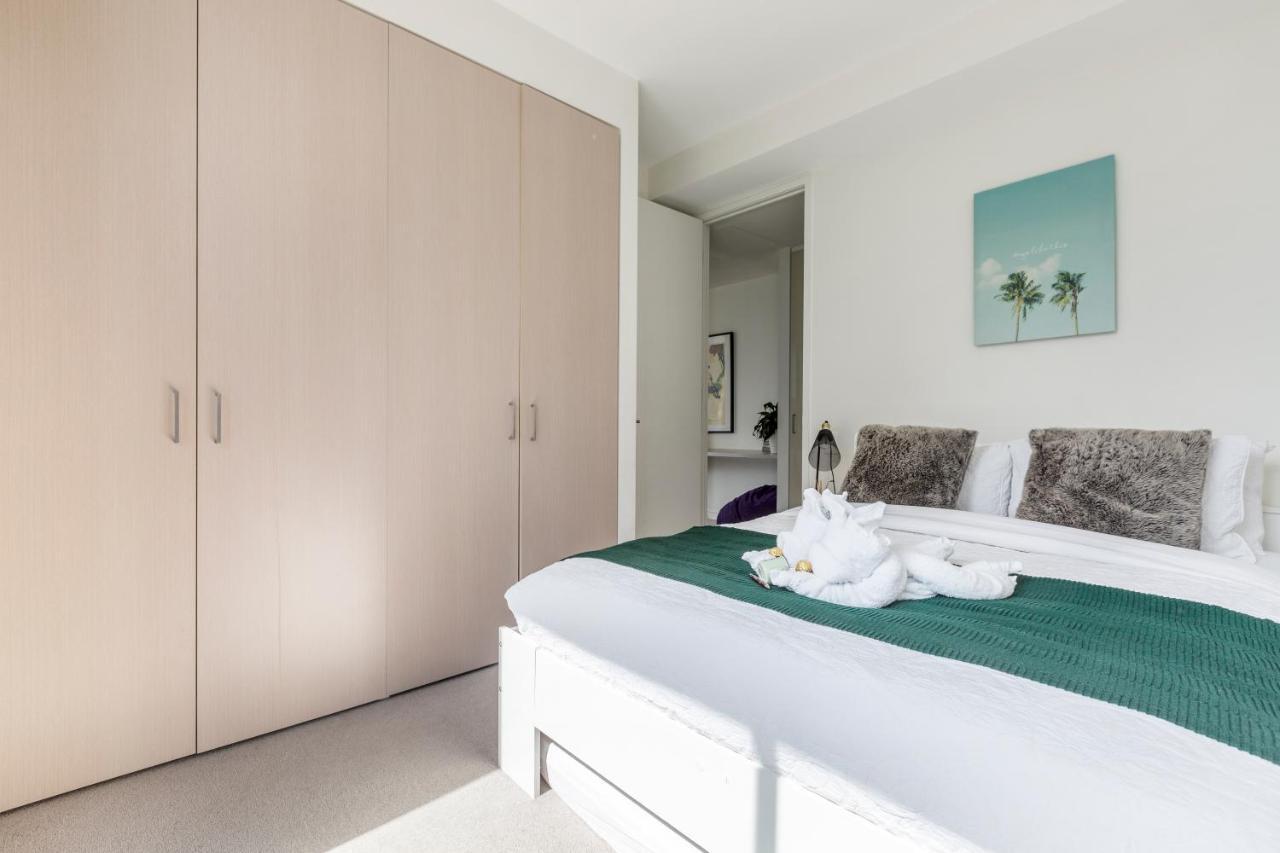 Light, Airy, Spacious Queens Road Apartment Melbourne Eksteriør bilde